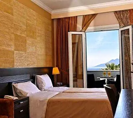 Aktis Hotel *